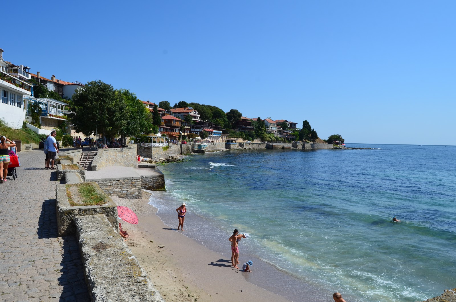 Φωτογραφία του Staria Grad με μια ευρύχωρη ακτογραμμή