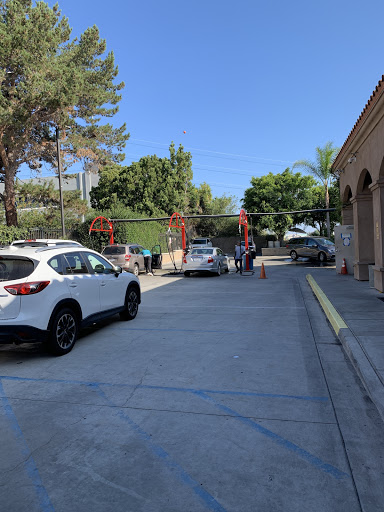 Aqua Clean Car Wash en Chula Vista