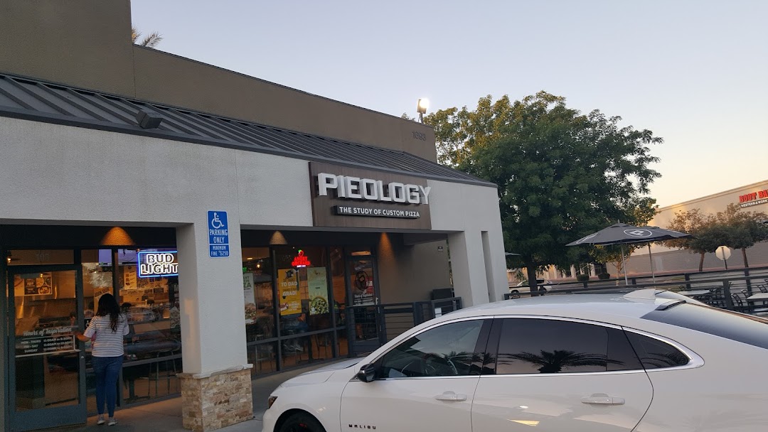 Pieology Pizzeria Hanford Mall