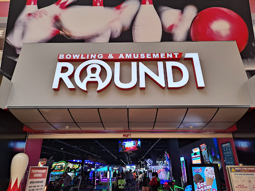 Round 1 Bowling and Amusement image 6