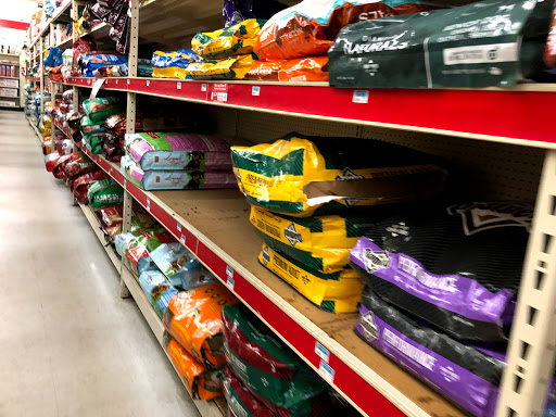 Home Improvement Store «Tractor Supply Co.», reviews and photos, 115 4 Seasons Blvd a, Hendersonville, NC 28792, USA