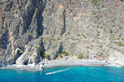 Foto av Monk beach med hög nivå av renlighet