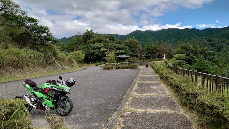 ばあどらんど駐車場