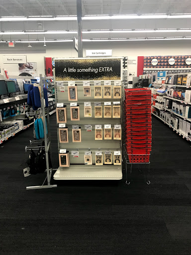 Office Supply Store «Staples», reviews and photos, 1104 W Broad St, Falls Church, VA 22046, USA