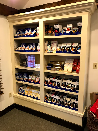 Chocolate Shop «Lindt», reviews and photos, 8 Glen Rd, West Lebanon, NH 03784, USA