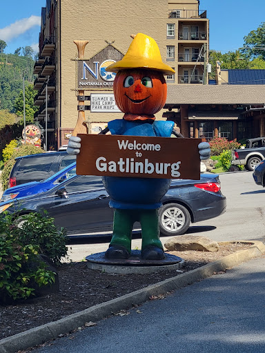 Outdoor Sports Store «Nantahala Outdoor Center Gatlinburg», reviews and photos, 1138 Parkway, Gatlinburg, TN 37738, USA