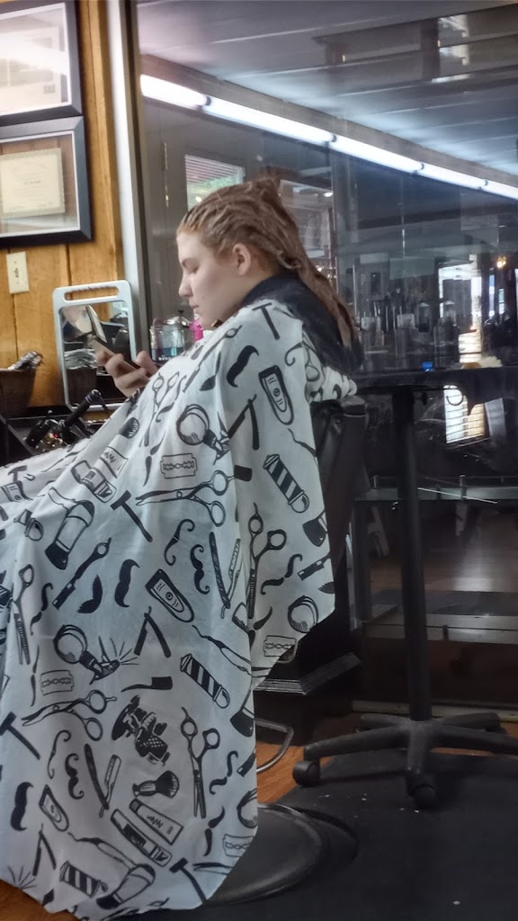 Genesis Salon 24293