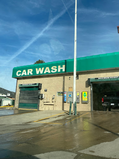 Hilltop Car Wash en Evergreen