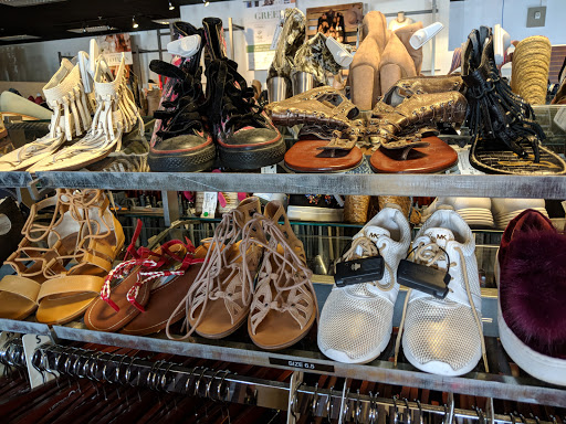 Clothing Store «Uptown Cheapskate», reviews and photos, 3454 W Chandler Blvd #18, Chandler, AZ 85226, USA