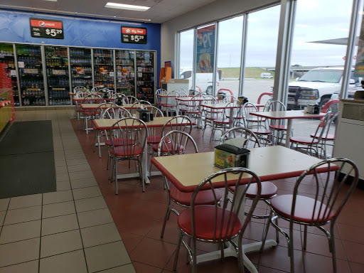 Convenience Store «Stripes #2446», reviews and photos, 1800 I-37 Frontage Rd, George West, TX 78022, USA
