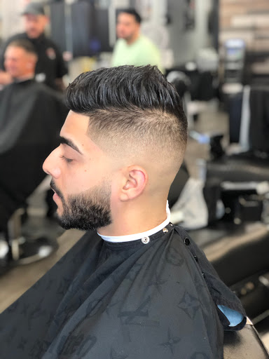 Barber Shop «Razor Sharp Cutz Barber Shop», reviews and photos, 459 Plaza Dr, Eustis, FL 32726, USA
