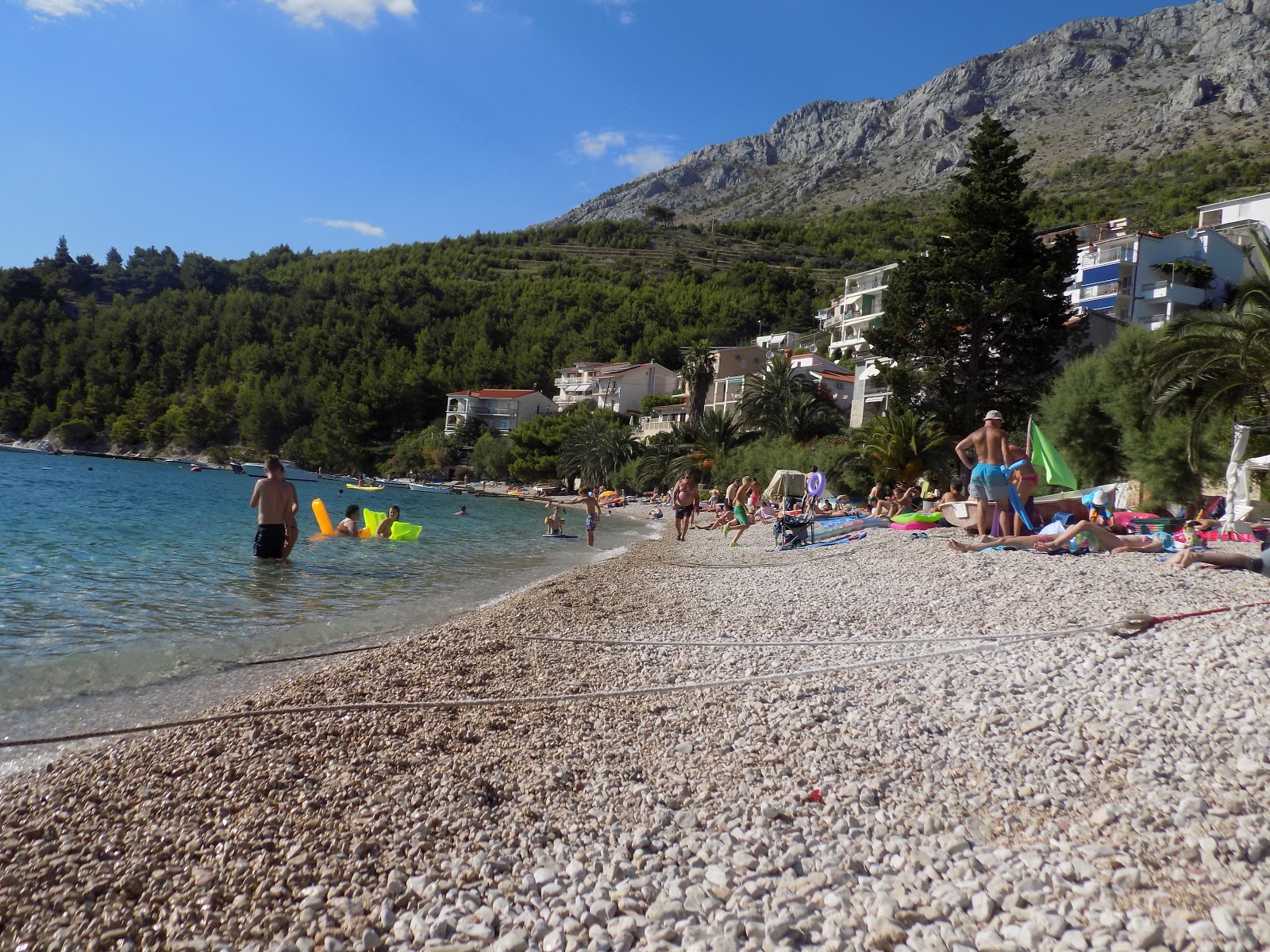 Plaza Stanici'in fotoğrafı uçurumlarla desteklenmiş