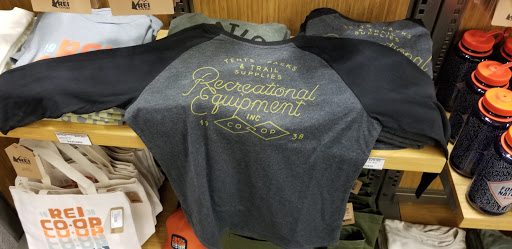 Camping Store «REI», reviews and photos, 2700 Seaglass Way, Oxnard, CA 93036, USA