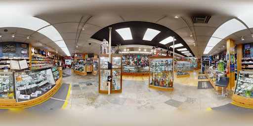 Tobacco Shop «Knuckleheads Tobacco & Gifts», reviews and photos, 550 State St, Madison, WI 53703, USA