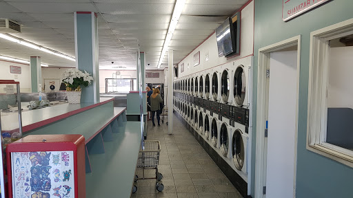 Laundromat «Coin Laundry», reviews and photos, 11820 Centralia St, Lakewood, CA 90715, USA