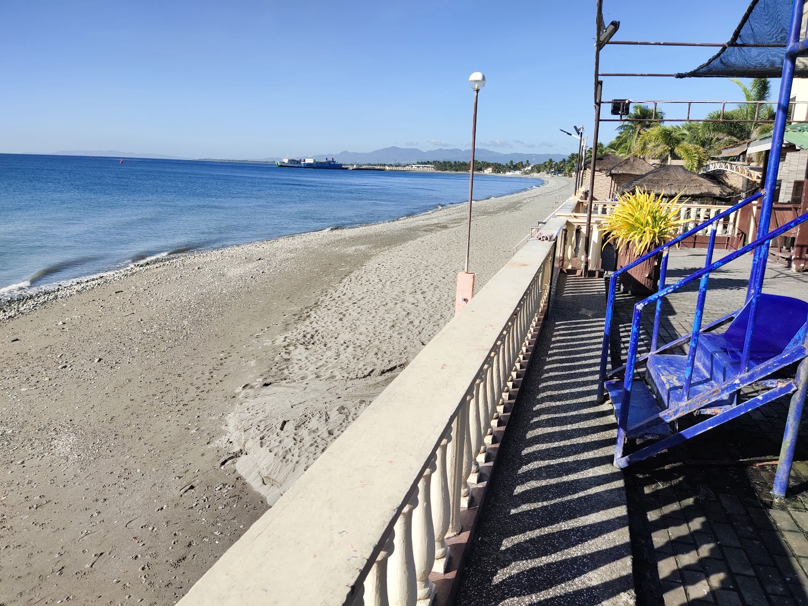 Foto von Nelia's Pandan Beach und die siedlung