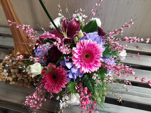 Florist «Flowers by Emily LLC», reviews and photos, 15620 W High St, Middlefield, OH 44062, USA