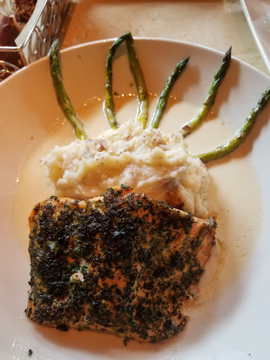 Restaurant «The Cheesecake Factory», reviews and photos, 3124 W Friendly Ave, Greensboro, NC 27408, USA