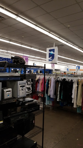 Thrift Store «40th St & Thunderbird Goodwill Retail Store & Donation Center», reviews and photos