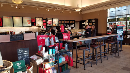Coffee Shop «Starbucks», reviews and photos, 2450 E Main St, Bexley, OH 43209, USA