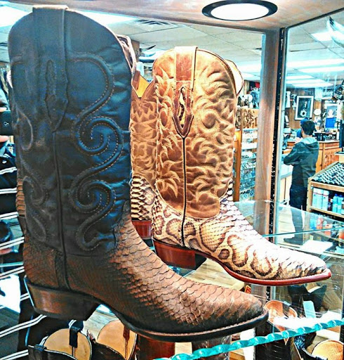Stores to buy women's cowboy boots Chicago