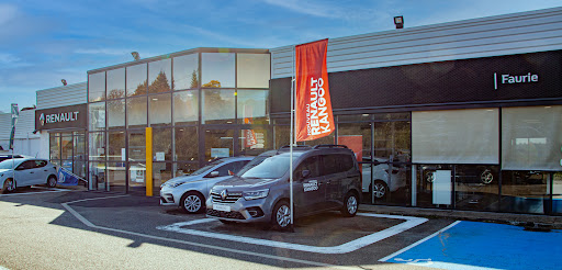 Photo 4 - GARAGE PAUCARD