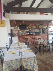 Atmosphère du Restaurant français Restaurant Lou Cabanaïre à Fleury - n°11