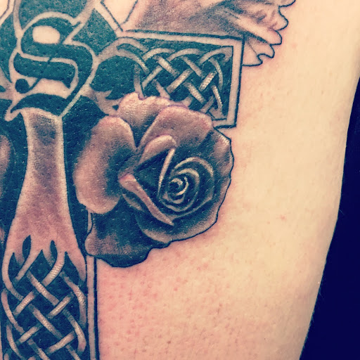 Explore half sleeve tattoo ideas for women, creative tattoo ideas in Pearcy, available at Studio 621 Tattoo