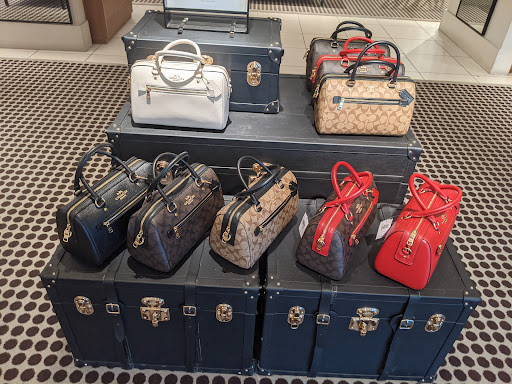 Shopping Mall «Napa Premium Outlets», reviews and photos, 629 Factory Stores Dr, Napa, CA 94558, USA