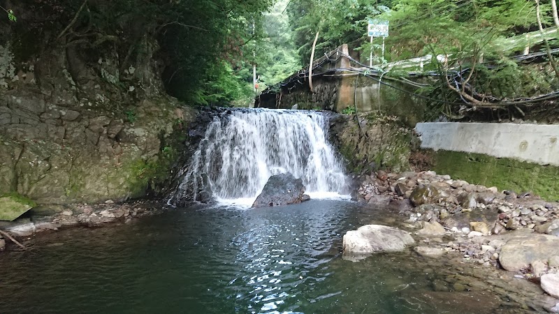 川底の滝