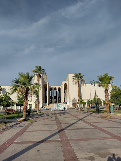 PLAZA EMILIANA DE ZUBELDÍA