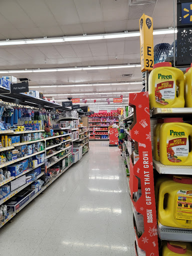Discount Store «Walmart», reviews and photos, 201 Walton Rd, Harlan, KY 40831, USA