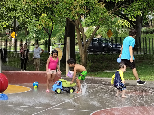 Playground «Lyon Village Park», reviews and photos, 1800 N Highland St, Arlington, VA 22201, USA