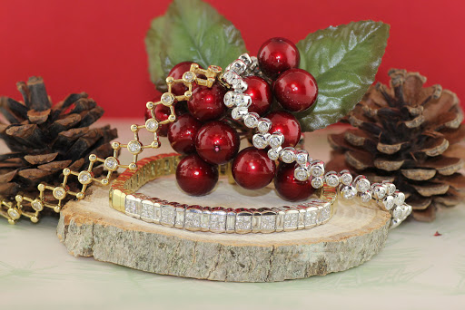 Jewelry Store «Abshire & Haylan Jewelers», reviews and photos, 2073 Graham Rd, Stow, OH 44224, USA