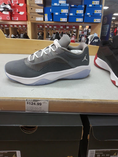 Shoe Store «WSS», reviews and photos, 1700 S Garey Ave, Pomona, CA 91766, USA