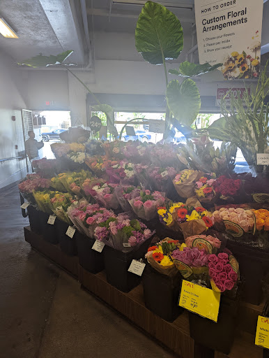 Grocery Store «Whole Foods Market», reviews and photos, 239 N Crescent Dr, Beverly Hills, CA 90210, USA