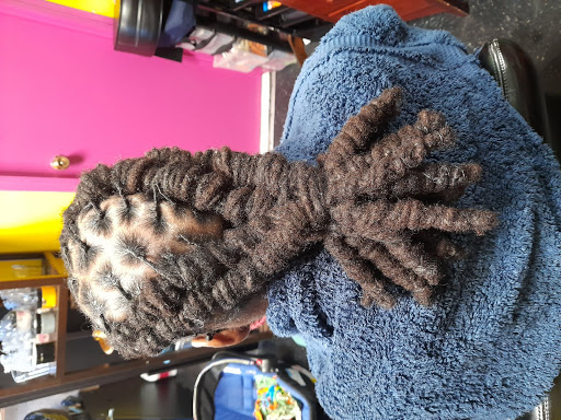 Beauty Salon «Diva Hair Care Unisex Salon», reviews and photos, 1470 Williamsbridge Rd, Bronx, NY 10461, USA