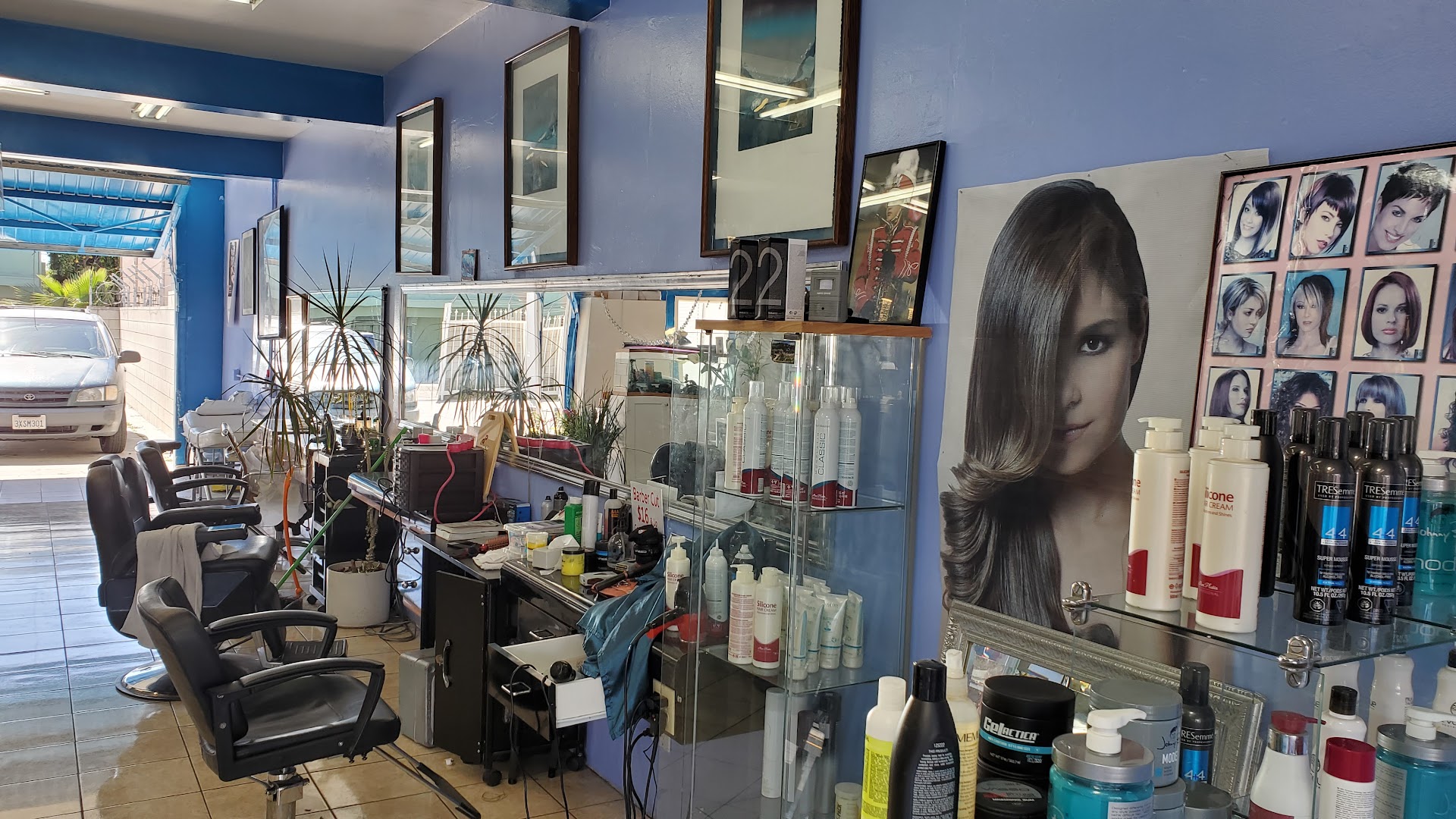 Beauty Salon & Barber