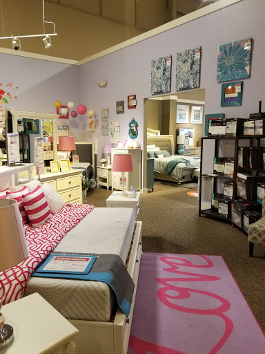 Furniture Store «Ashley HomeStore», reviews and photos, 80 Nardozzi Pl, New Rochelle, NY 10801, USA