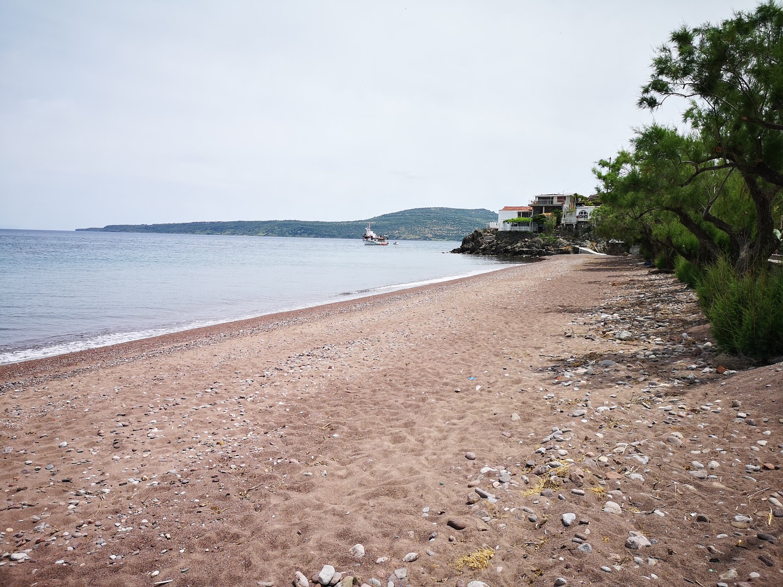 Foto von Paralia Tsonia mit reines blaues Oberfläche