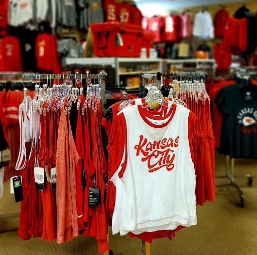 Sportswear Store «Rally House Boardwalk», reviews and photos, 8650 N Boardwalk Ave, Kansas City, MO 64154, USA
