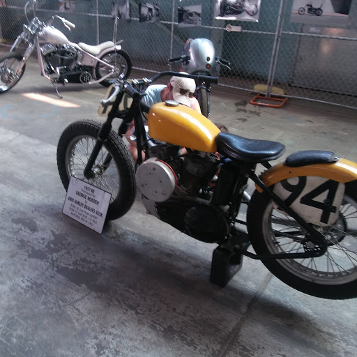 Motorcycle Shop «Skidmark Garage», reviews and photos, 5401 Hamilton Ave, Cleveland, OH 44114, USA