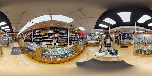 Tobacco Shop «Knuckleheads Tobacco & Gifts», reviews and photos, 550 State St, Madison, WI 53703, USA