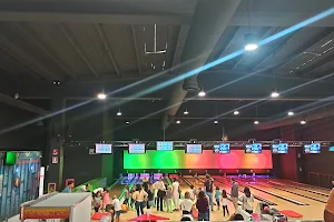 Play Bowling Cuneo "Ristorante e centro di intrattenimento familiare" image