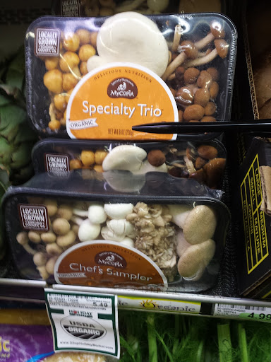 Grocery Store «Holiday Market», reviews and photos, 16981 Placer Hills Rd # A8, Meadow Vista, CA 95722, USA