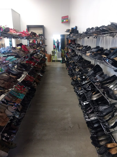 Clothing Store «St. Vincent de Paul Retail Thrift Store», reviews and photos, 333 Pacific Hwy W, Junction City, OR 97448, USA