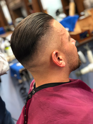 Barber Shop «Alpharetta Barber Shop», reviews and photos, 5530 Windward Pkwy #220, Alpharetta, GA 30004, USA