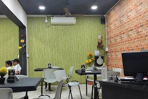 Madrass cafe image