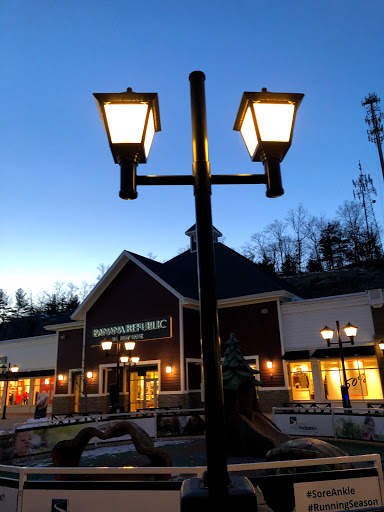 Fashion Accessories Store «Michael Kors», reviews and photos, 80 Premium Outlets Blvd Suite 323, Merrimack, NH 03054, USA