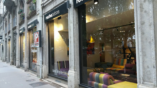 Antique shops for sale in Lyon